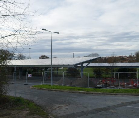 Panneaux des ombrières du parking