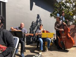 Marché, expo, bar à huîtres, chants de marins